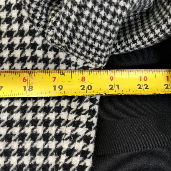 BCBG Houndstooth wool blend coat, Size SM. - Picture 13 of 16